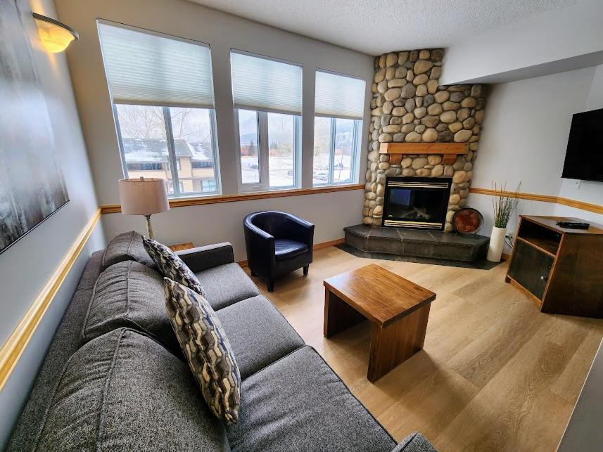 Sunset Resorts Canmore And Spa Exterior photo