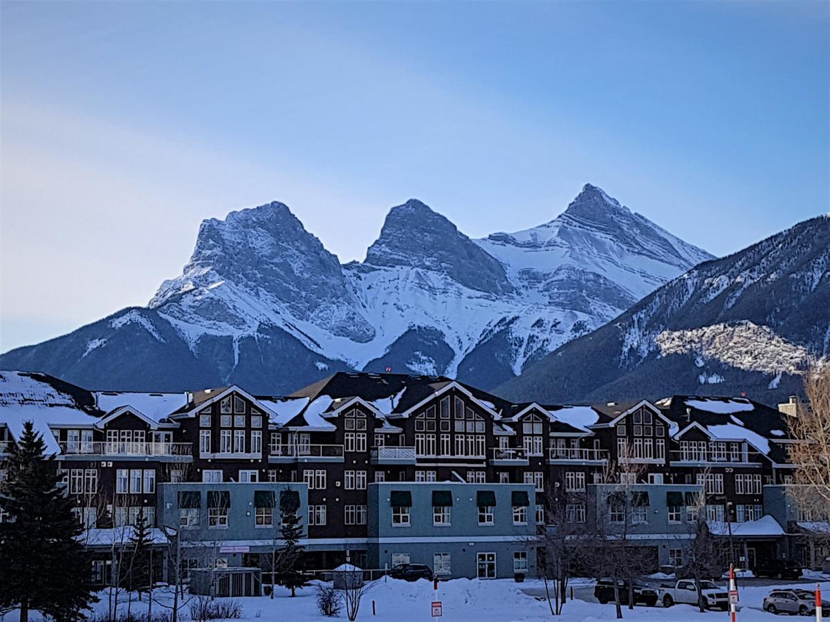 Sunset Resorts Canmore And Spa Exterior photo