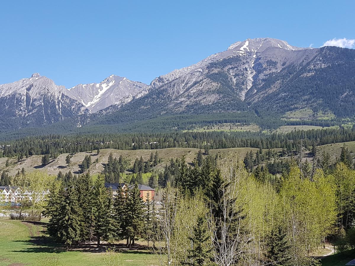 Sunset Resorts Canmore And Spa Exterior photo