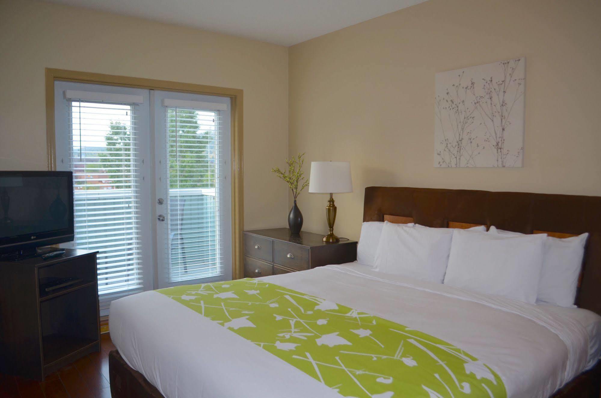 Sunset Resorts Canmore And Spa Exterior photo