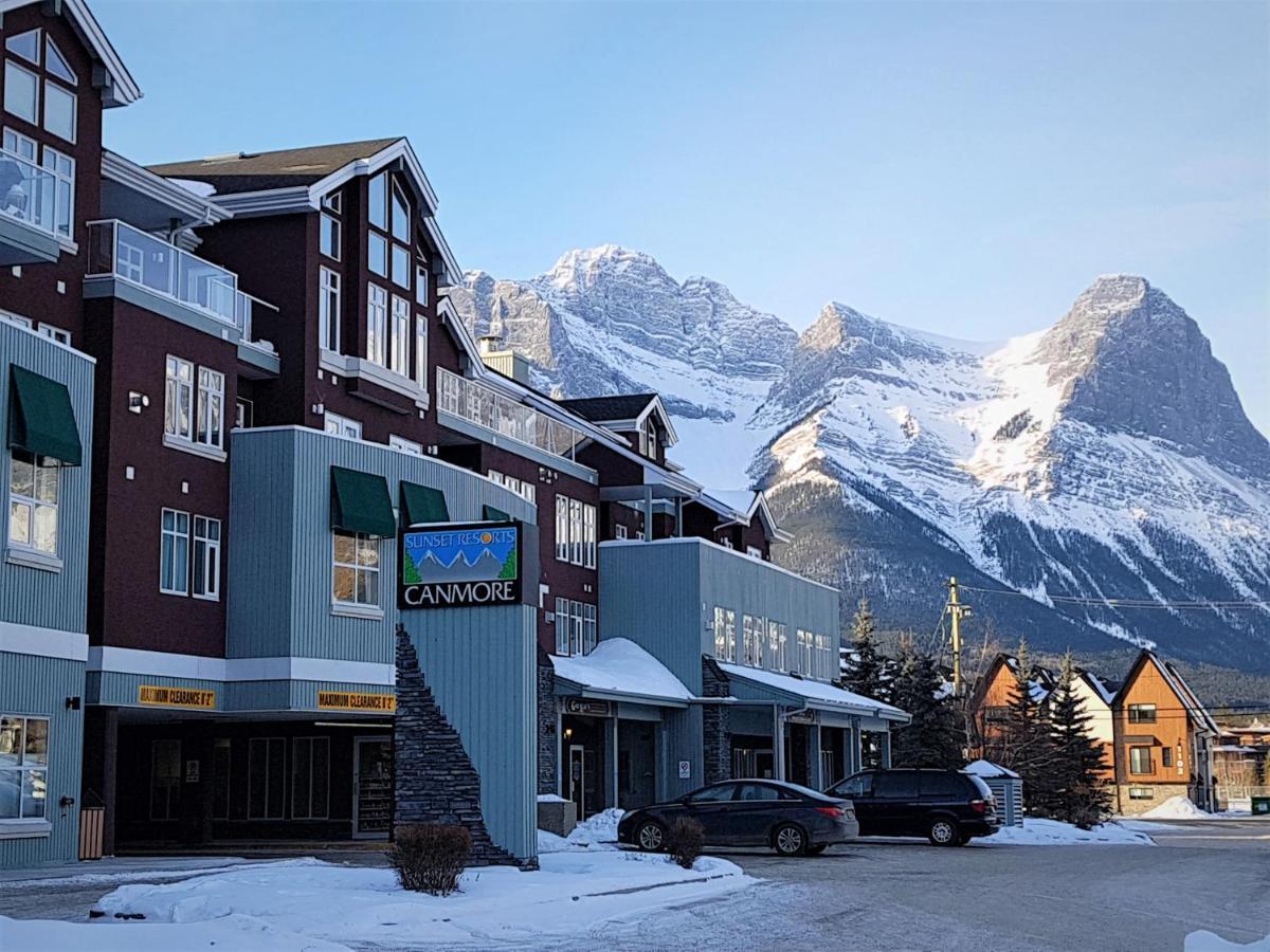 Sunset Resorts Canmore And Spa Exterior photo